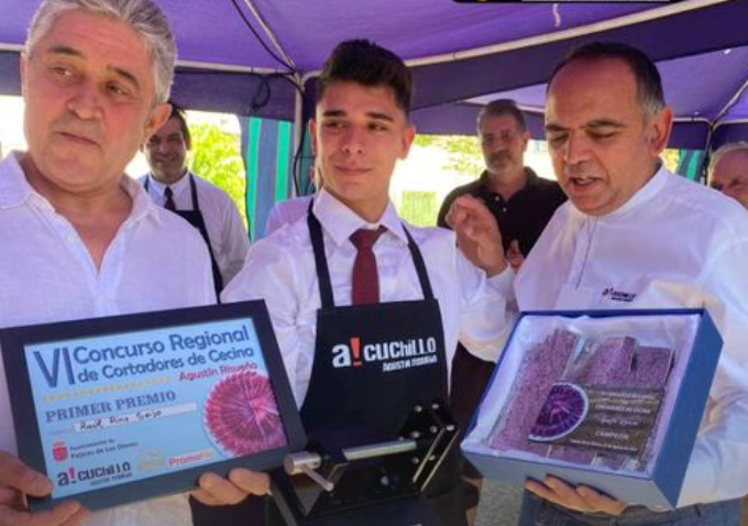 El navasfrieño Raúl Píriz Seijo se proclama campeón regional de Cortadores de Cecina