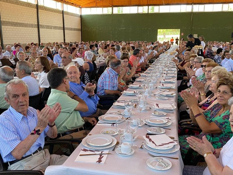Los mayores de Guijuelo disfrutan de su comida de fiestas