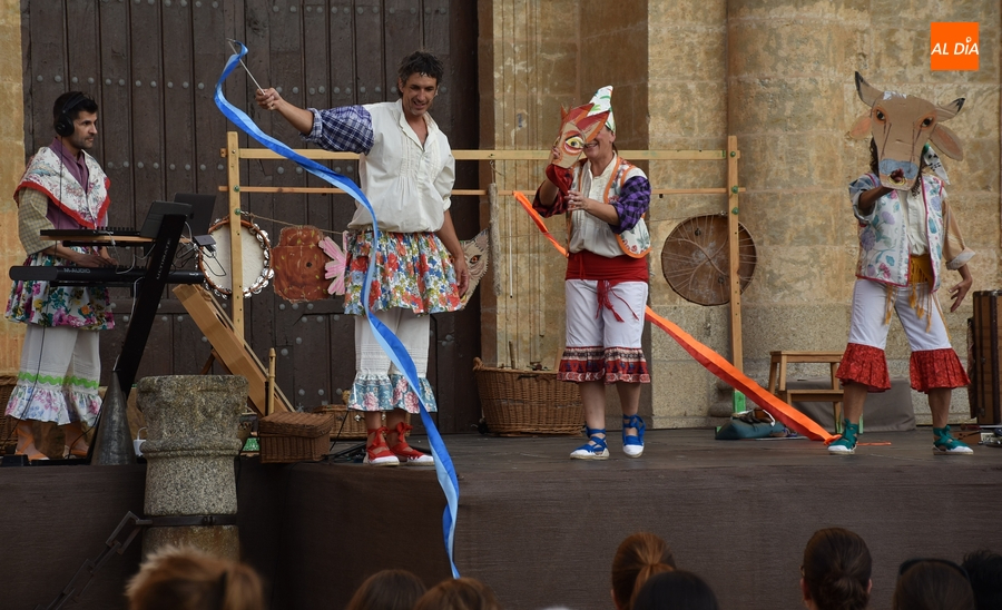La tarde con más obras pasa de la solemnidad de ‘Bodas de Sangre’ a la fiesta de los Titiriteros de Binéfar