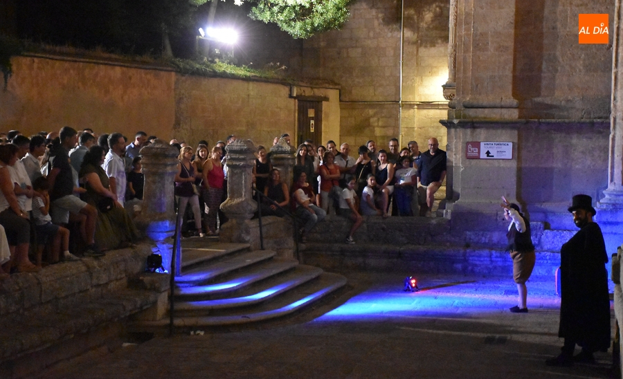 Más de 200 personas acuden a la llamada de los Malditos en su versión original