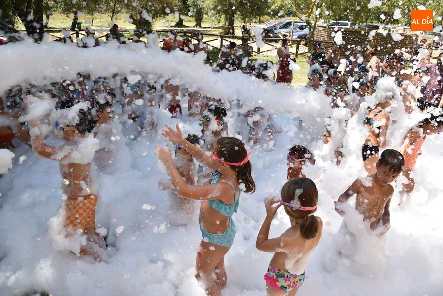 Día grande de fiesta en El Picón con cientos de niñ@s como protagonistas