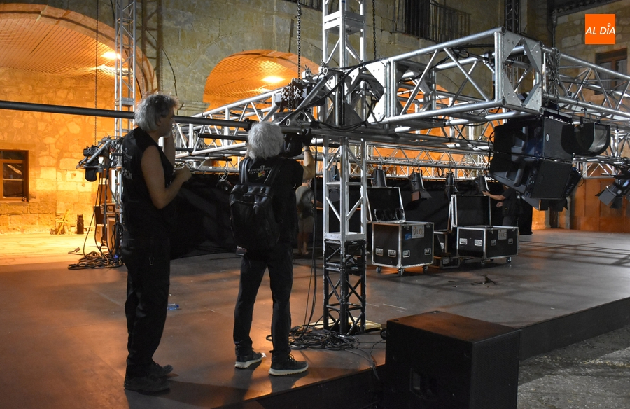 El ‘invisible’ e imprescindible Equipo Técnico remata la faena en los espacios escénicos