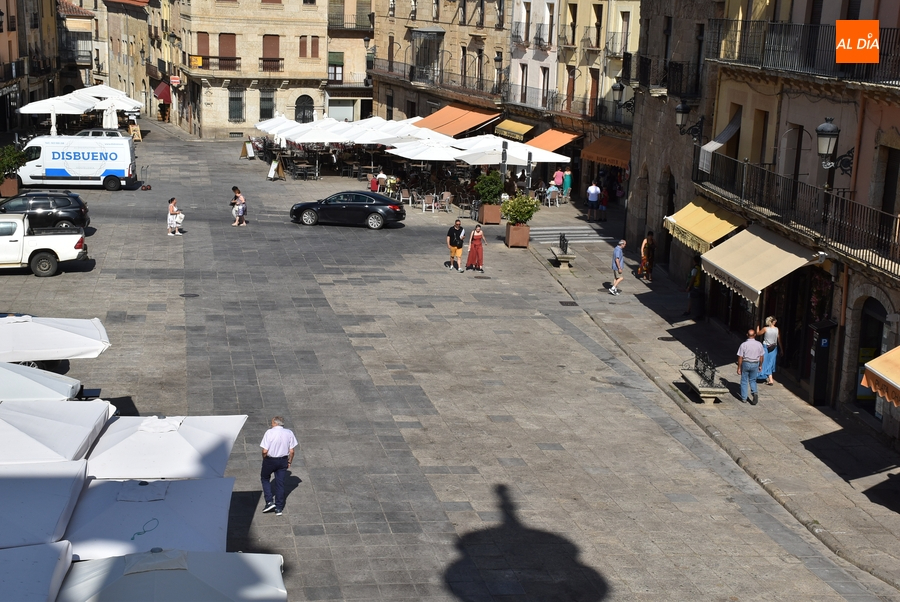 Último día laborable con la Plaza Mayor vacía de coches