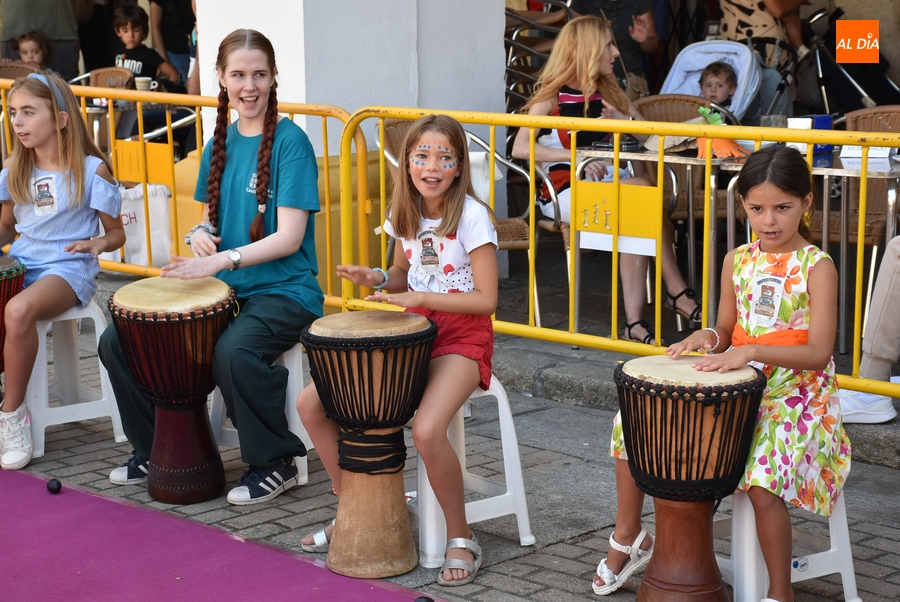 Los ritmos africanos de Sökolé ponen la banda sonora al Divierteatro 2024