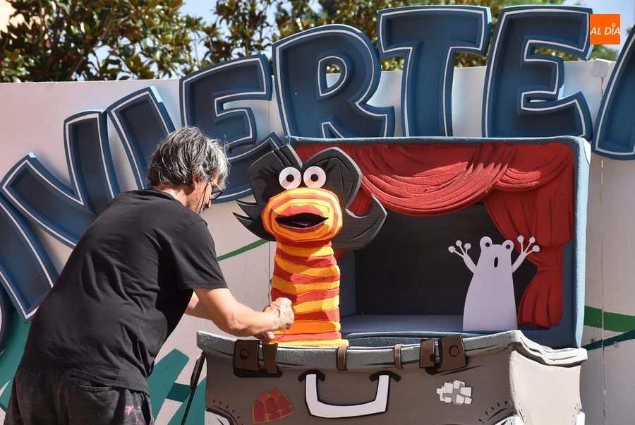 Fernando Fonticoba ultima la entrada al viaje por el mundo que propone el Divierteatro