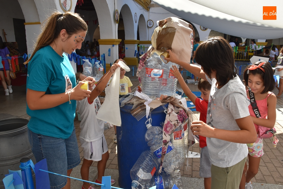 L@s niñ@s terminan de sellar su pasaporte tras cuatro días descubriendo el teatro por el mundo