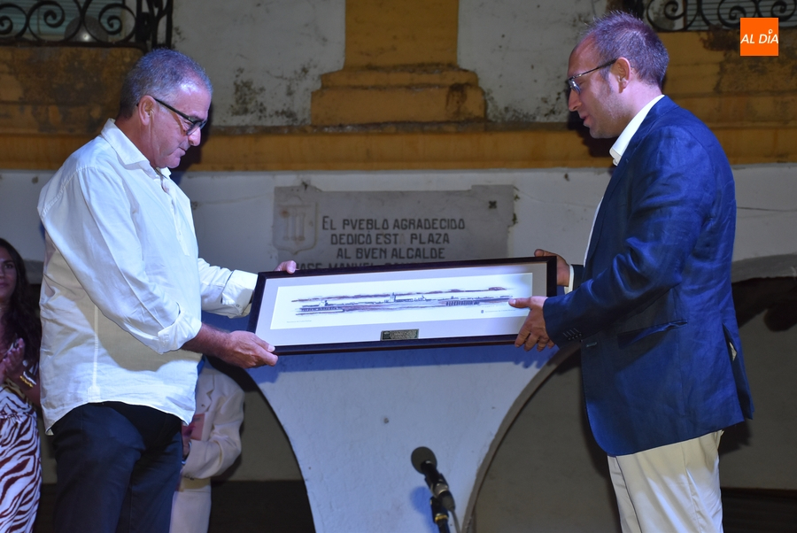 Ciudad Rodrigo homenajea a la casi centenaria empresa de autobuses El Pilar S.A.