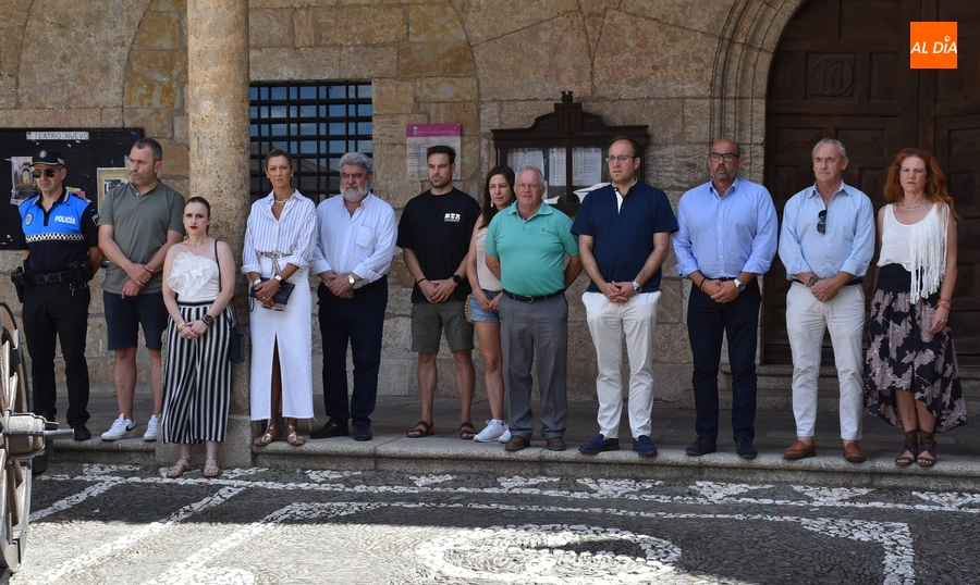 Guardado un minuto de silencio en Miróbriga por la mujer asesinada en Valladolid