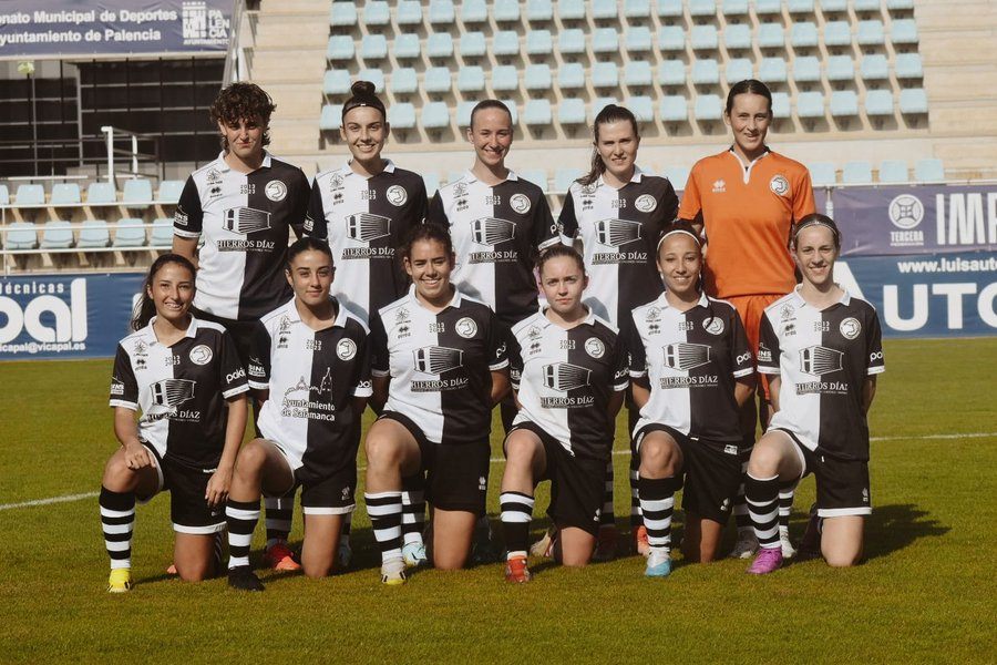 El equipo femenino de Unionistas disputa el primer partido de su historia (1-0)