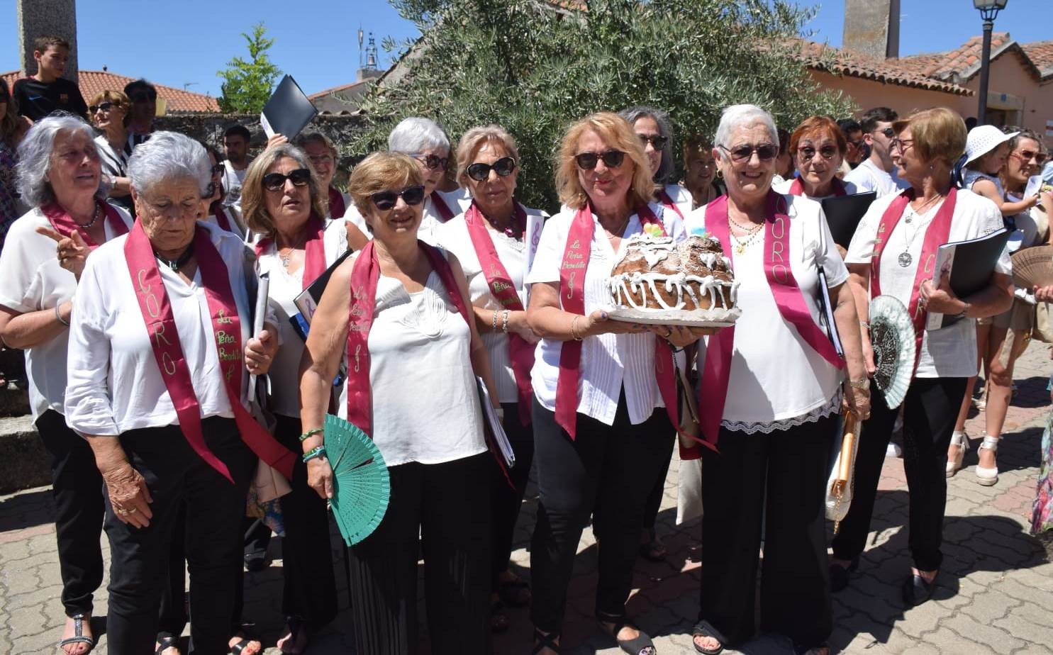 La Subasta de las Roscas de Nuestra Señora en Aldea deja 925€ de recaudación