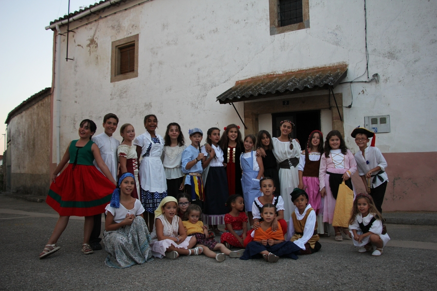 Los más pequeños representan en Yecla de Yeltes ‘El flautista de Hamelin’ 