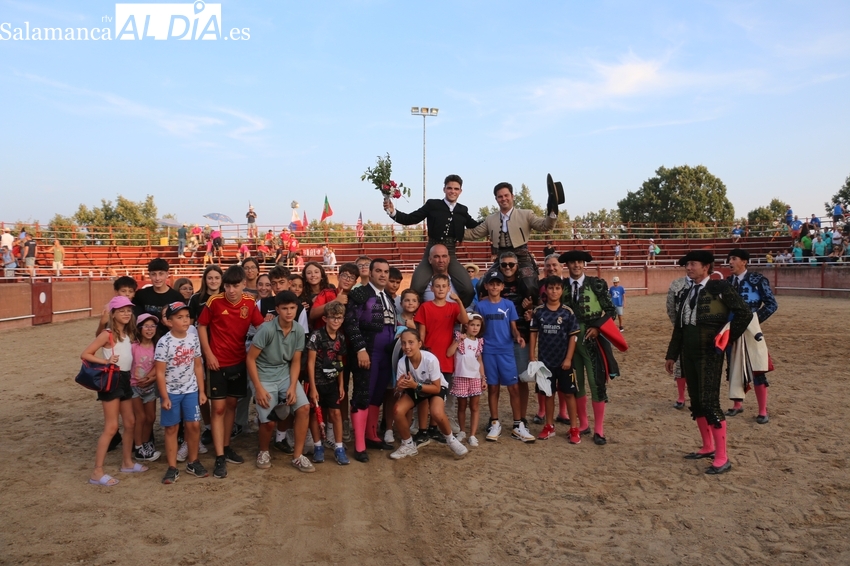 Buena tarde de rejones en Masueco con triunfos de Sergio Domínguez y Alejandro Martín 
