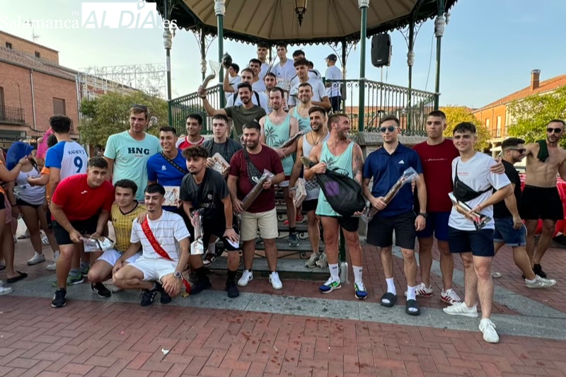 Gran ambiente y 57 grupos protagonizan la gran Gincana de Peñas de las Ferias y Fiestas