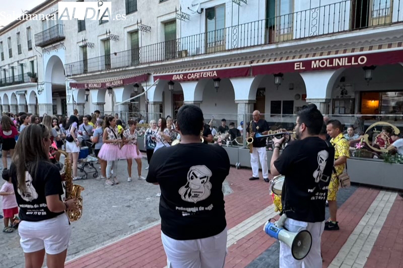 Correpeñas festivo, cuentacuentos y copla: El Miércoles de Ferias, disfrutado por grandes y pequeños