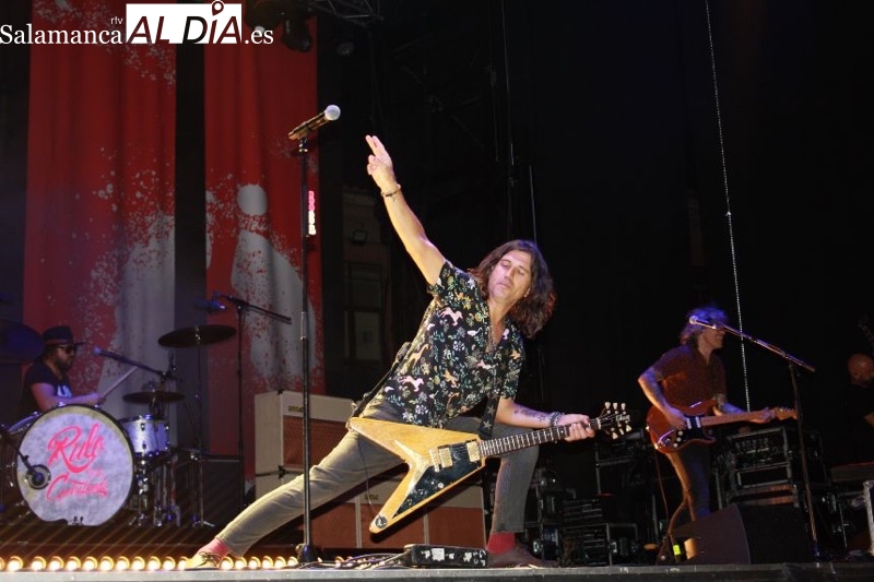 Rulo y la Contrabanda desborda en energía y rock en su esperado concierto en Peñaranda