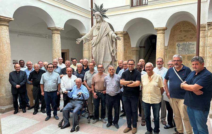 Sacerdotes de Jaén, Huelva o Mérida-Badajoz asisten a unos ejercicios junto a los civitatenses