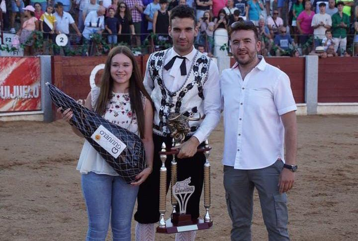 El cortador salmantino que revalida el Jamón de Oro