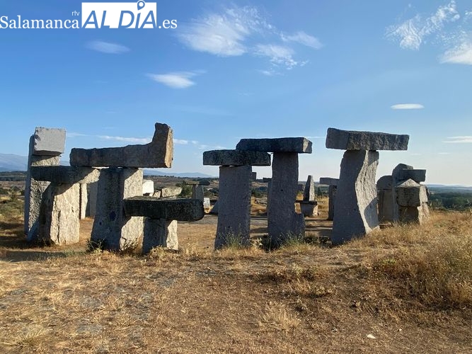 Años 80, granito e imaginación: así es el Parque Temático que está en Salamanca