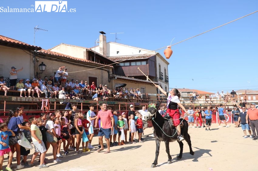 Los Quintos ponen la mesa a los platos fuertes de las Fiestas del Toro en Vilvestre