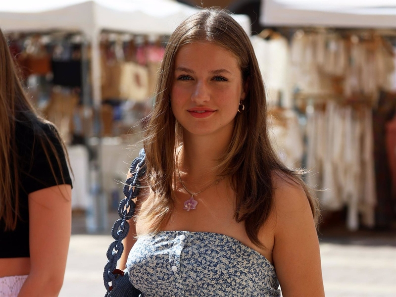 Tras sus vacaciones con los Reyes en Grecia, la Princesa Leonor reaparece en un chiringuito de Málaga