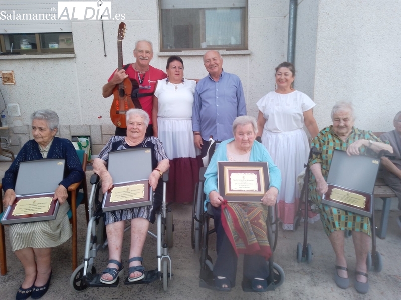 Pequeños y mayores disfrutan en Bañobárez del programa Agosto Cultural 