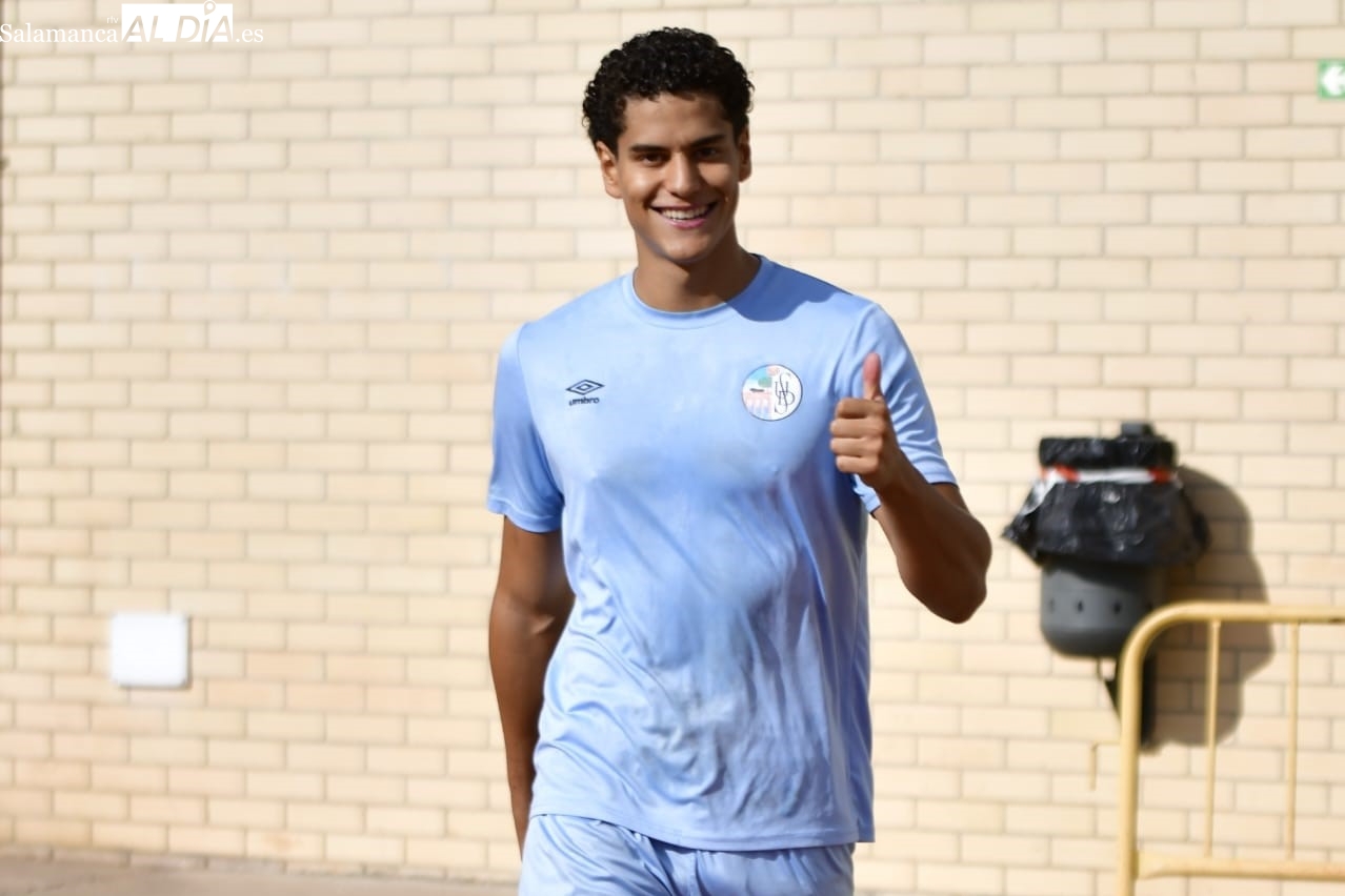 Ian Olivera se gana quedarse en el Salamanca UDS con ficha