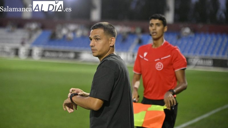 Llácer deja entrever que podría no haber más fichajes en Unionistas y dice que De la Nava es un capitán y un líder