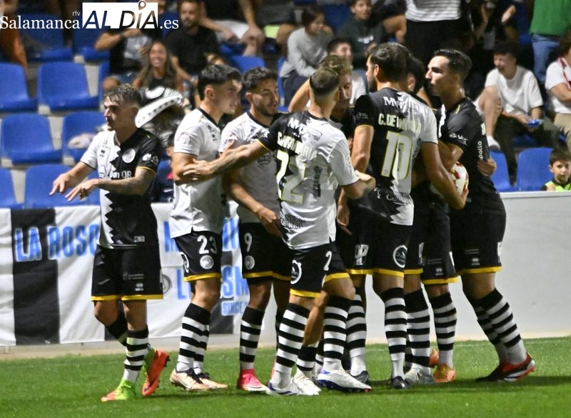 Unionistas saca las garras para ganar al Bilbao Athletic y el león De la Nava se regala su gol más emotivo (3-2)