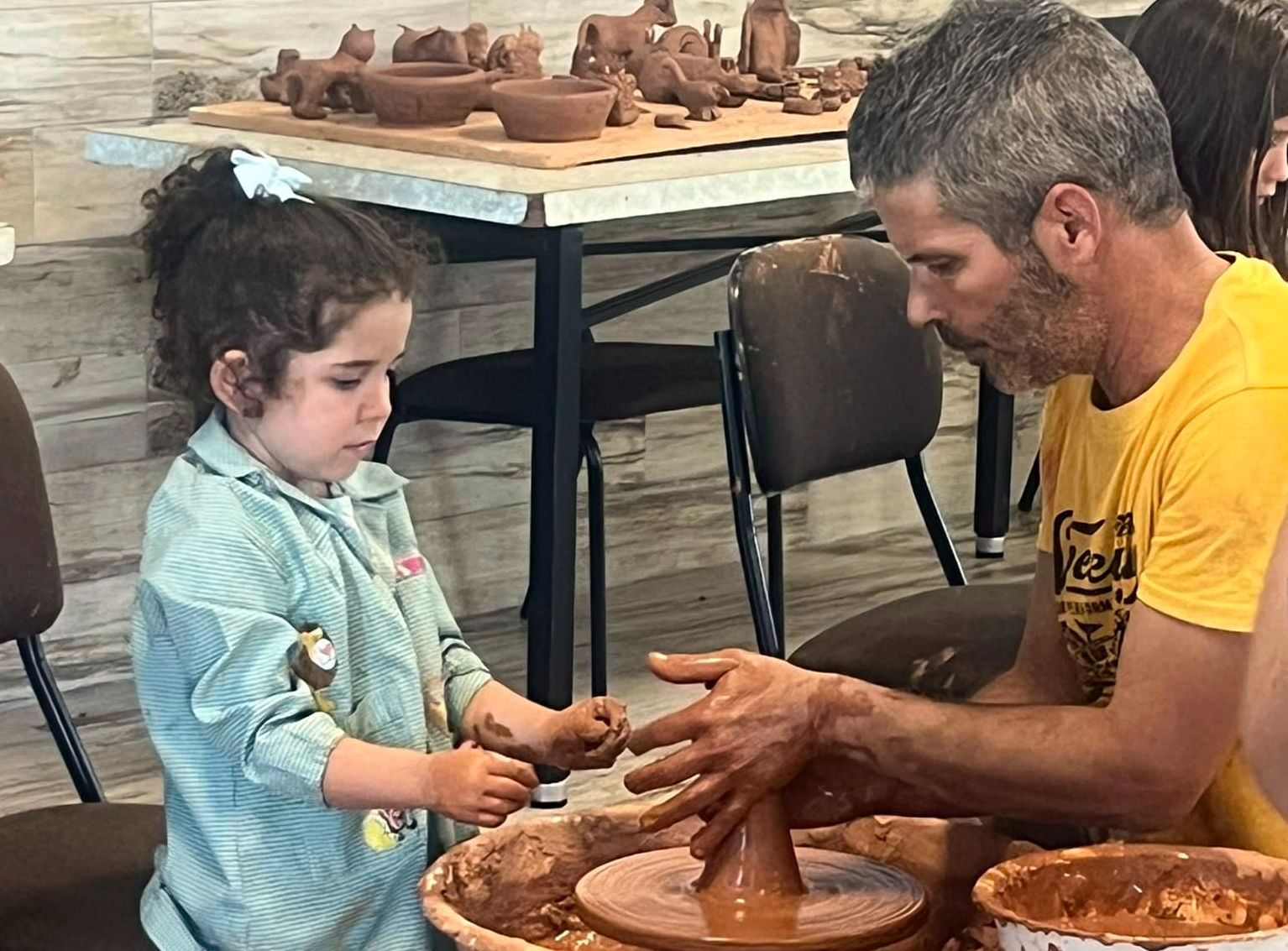 Intensivo y participativo curso de alfarería y escultura cerámica en Sieteiglesias