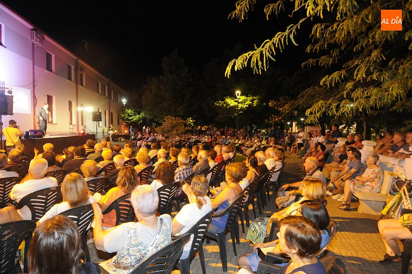 Gran velada musical para mayores en Los Tilos con Alfonso Pahino