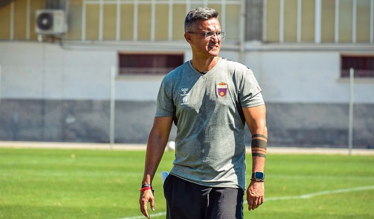 Debut con victoria del ex de Unionistas Dani Ponz en Segunda División