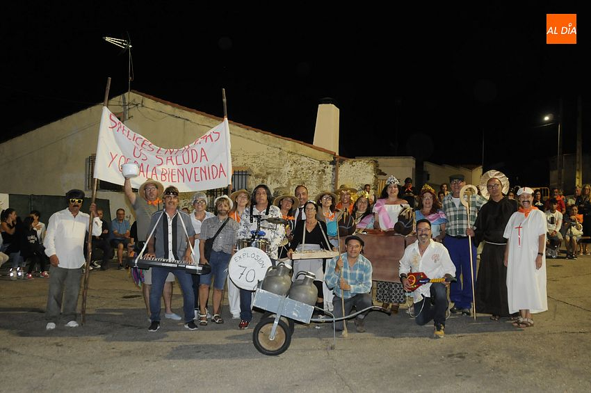 Un concurso de disfraces pone la guinda final a las fiestas de San Benito en Saelices el Chico