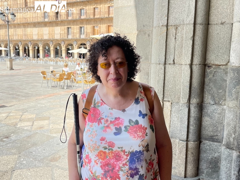 La oscuridad, por decirlo de alguna manera, es un mundo con luz si tienes gente a tu alrededor