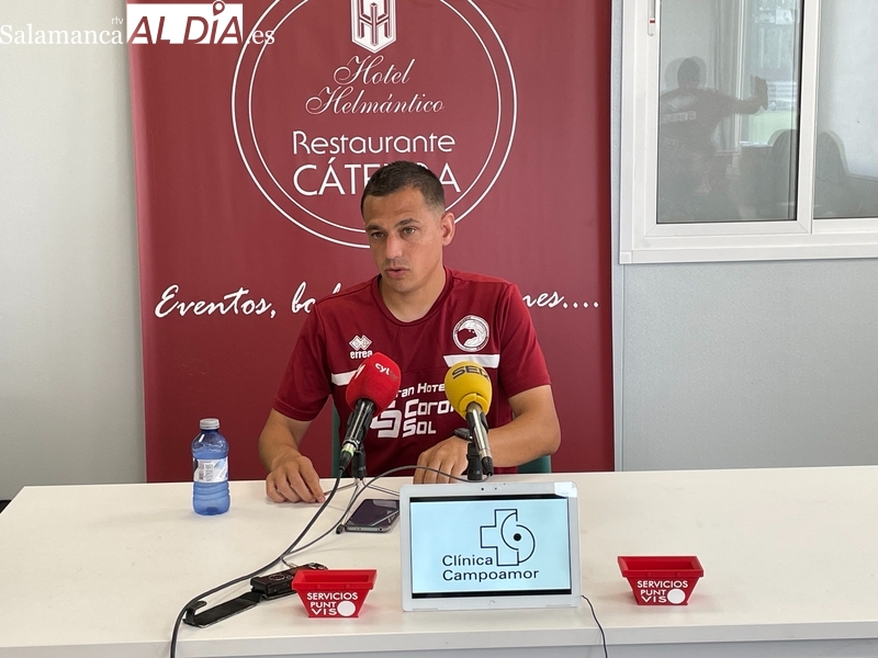 Llácer encomienda el estreno de Unionistas en el Reina al público: La afición marcará la diferencia, llevándonos en volandas