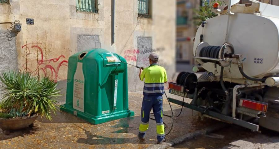 En marcha una ronda de limpieza de contenedores