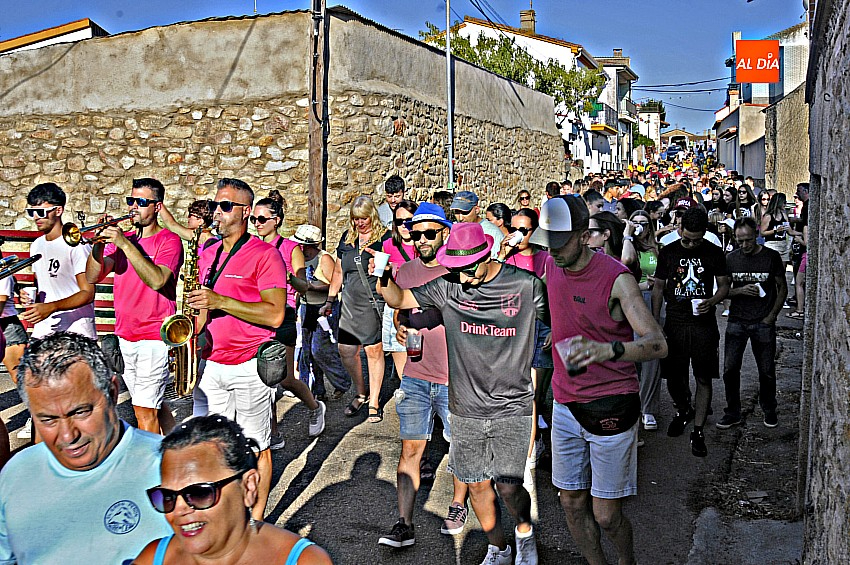 Pregón de fiestas  y campanazo de peñas en Villar de Ciervo