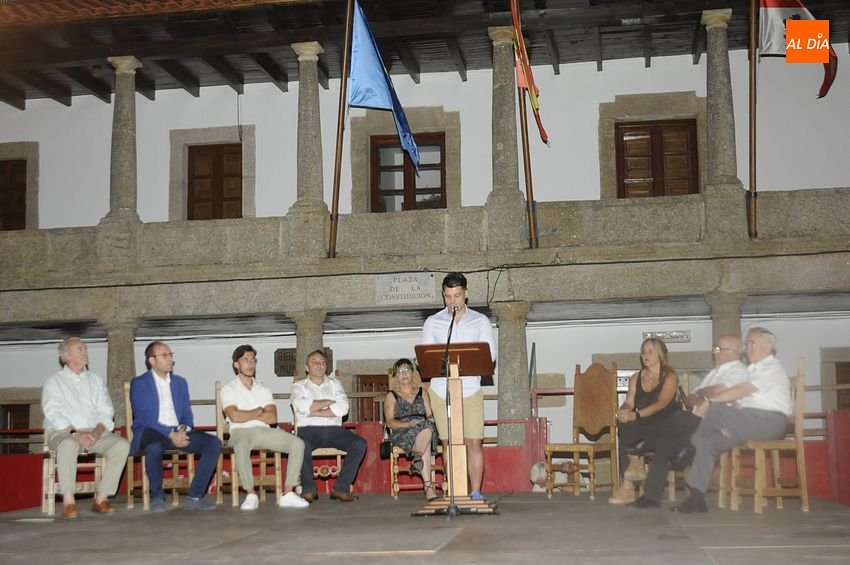 Richard Huerta pregona las fiestas de Guinaldo tras pasear el nombre de la localidad por todo el mundo