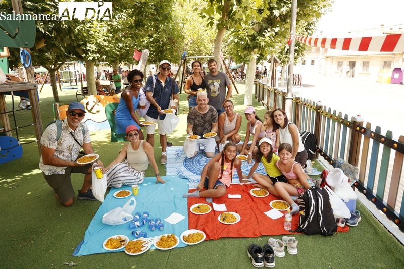 Una gran paella popular en Castellanos de Moriscos para celebrar sus fiestas