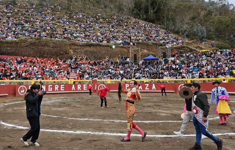 Un gran Damián Castaño indulta un toro en Perú