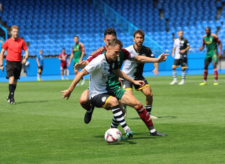 Unionistas gana en los penaltis para conseguir el tercer puesto del LXXIX Trofeo Teresa Herrera