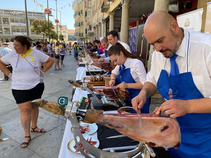 Éxito del II Encuentro Solidario de Cortadores de Jamón en Guijuelo