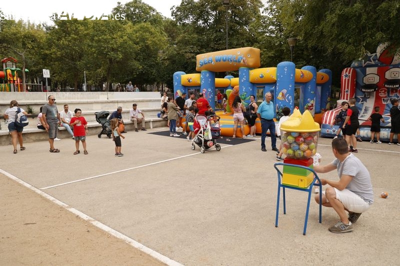 Hinchables para los más pequeños en el Parque Picasso