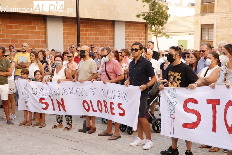 Villamayor se concentra para protestar y buscar soluciones por los malos olores de la fábrica de grasas de Gudino 