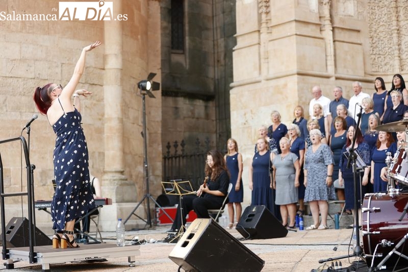Sweet Charity Choir llena de ritmo el Patio Chico 