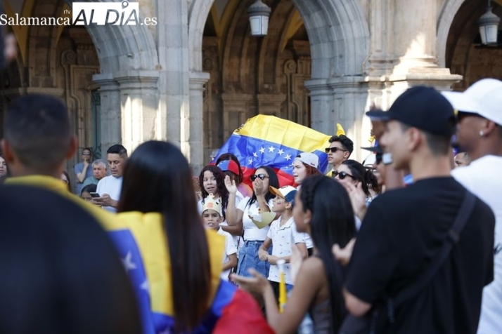 La comunidad venezolana de Salamanca se concentra por la democracia y la justicia en su país