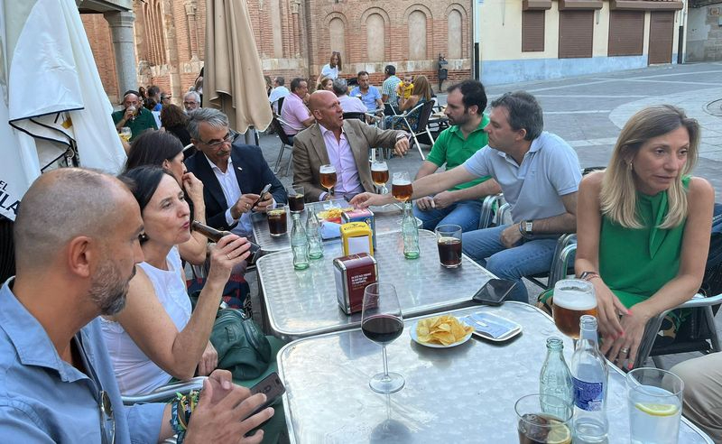 Vox se va de cañas por Alba