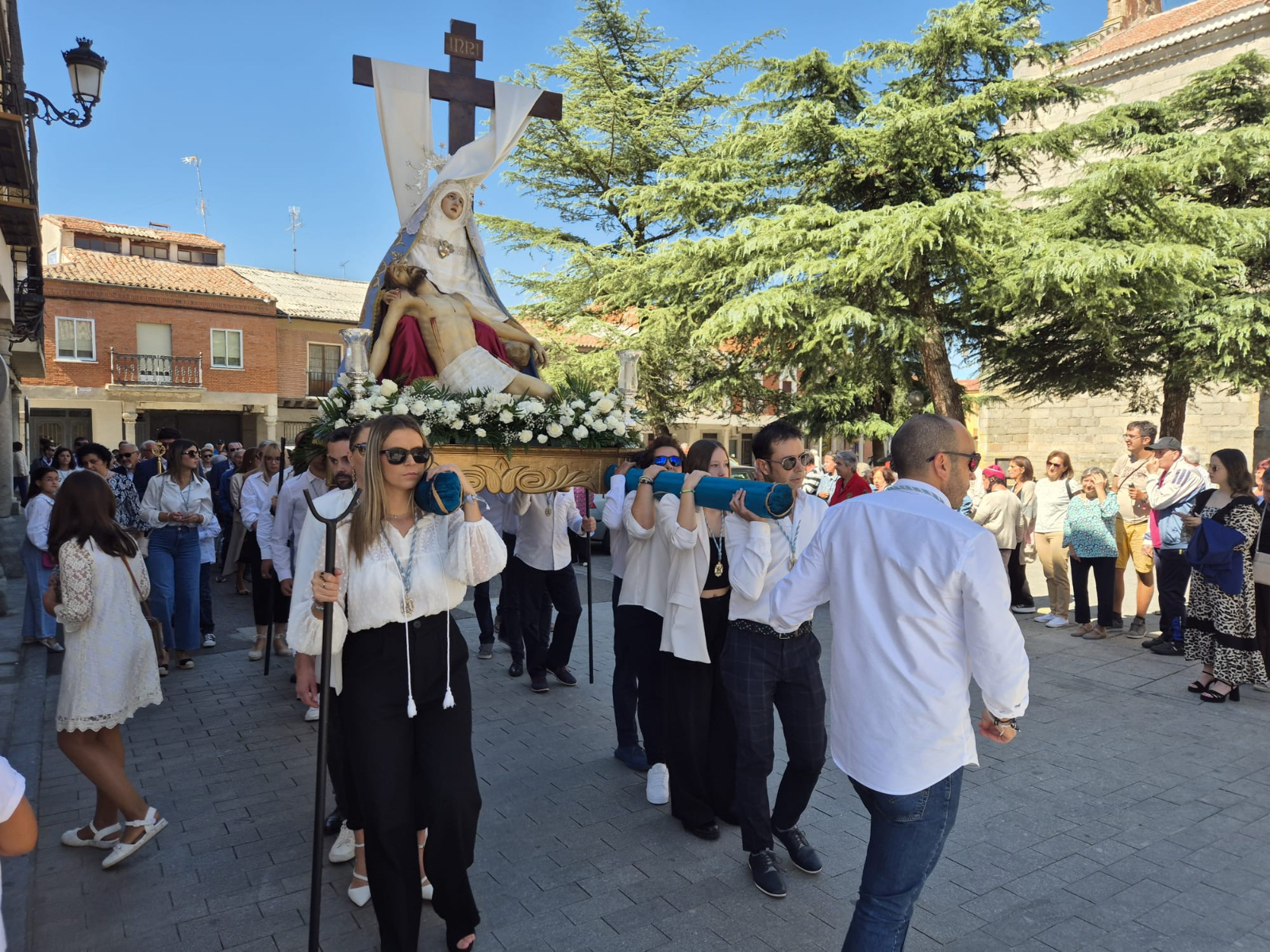 Fervor y vivas a Nuestra Señora de la Piedad en el día grande de su fiesta