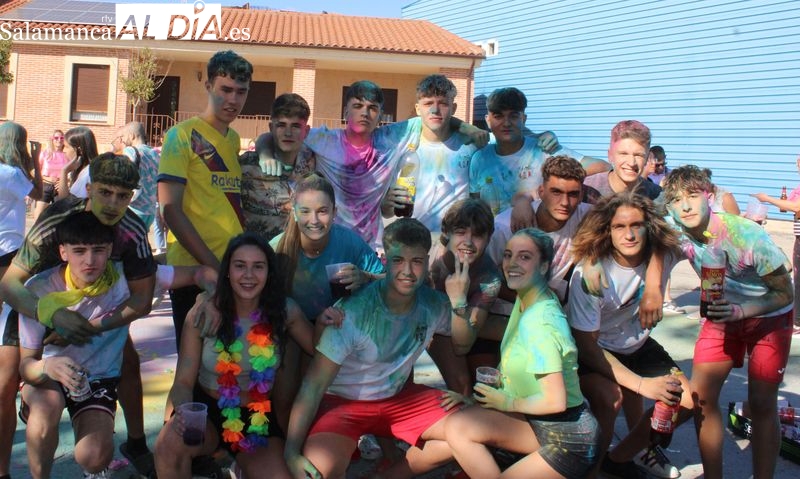 Las fiestas de Navales arrancan a todo color