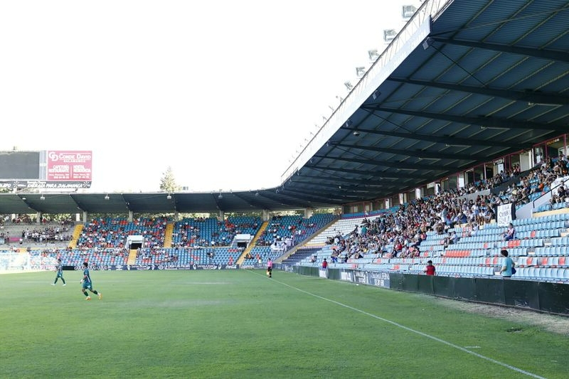 El Salamanca UDS pondrá tepes en el césped del Helmántico para el estreno