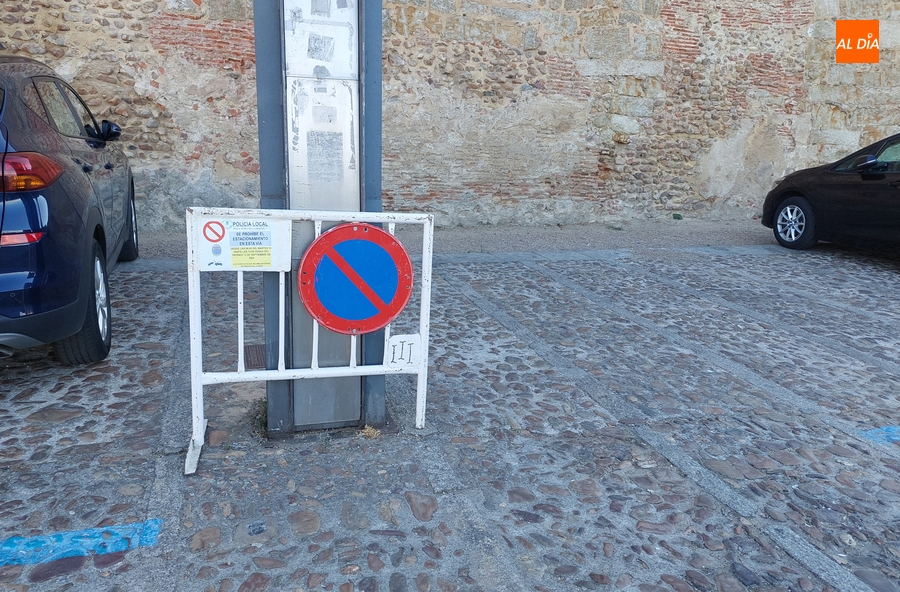 Desde este martes no se podrá aparcar en el Registro por el montaje de la Feria del Caballo